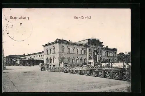 AK Braunschweig, Haupt-Bahnhof von einer Brücke aus