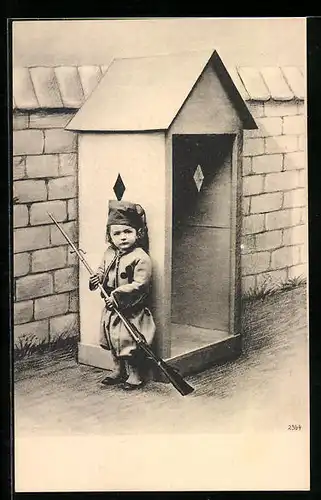 AK Kleiner Soldat mit aufgepflanztem Bajonett an seinem Wachhäuschen, Kinder Kriegspropaganda