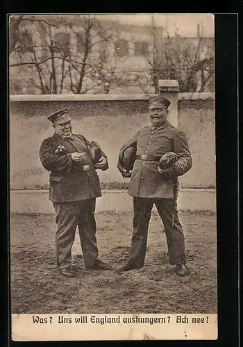 AK Wohl genährte Soldaten in Feldgrau scherzen mit einer Brotmarke