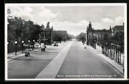 AK Berlin-Tiergarten, Ost-West-Achse mit Blick auf Charlottenburger Tor