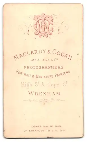 Fotografie Maclardy & Cogan, Wrexham, High St., Niedlicher Junge in eleganter Kleidung