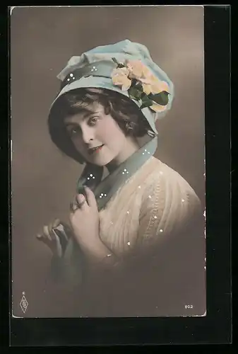 Foto-AK PFB: Junge Dame mit einem Blumenhut