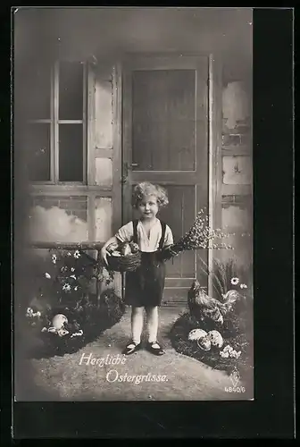 Foto-AK PFB: Kleiner Junge mit einem Osterkorb, Ostergruss