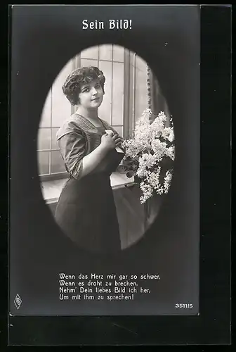 Foto-AK PFB: Junge Frau im Kleid mit einem Foto
