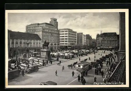 AK Zagreb-Jelacicevtrg, Strassenpartie mit Denkmal