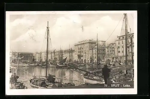 AK Split, Luka, Hafenpartie mit Booten