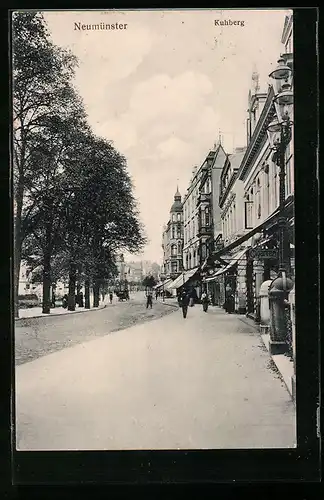 AK Neumünster, Strasse am Kuhberg mit Zigarrengeschäft