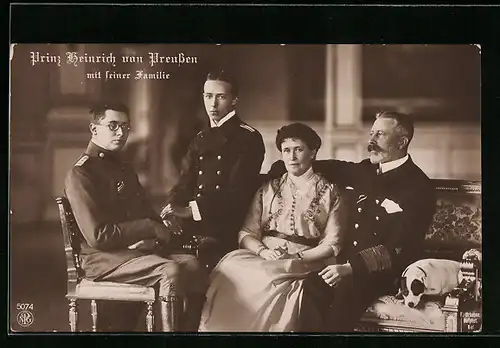 AK Prinz Heinrich von Preussen in Uniform mit seiner Familie
