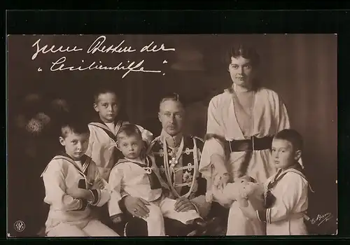 AK Kronprinzessin Cecilie auf einem Familienfoto mit dem Ehegatten und vier ihrer Kinder