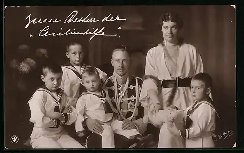 AK Kronprinzessin Cecilie mit dem Prinzen und vier Kindern abgelichtet