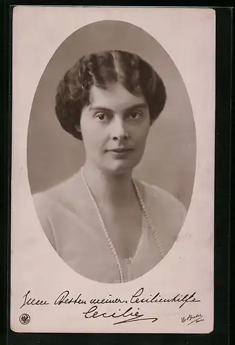 AK Kronprinzessin Cecilie im Portrait mit Perlenkette