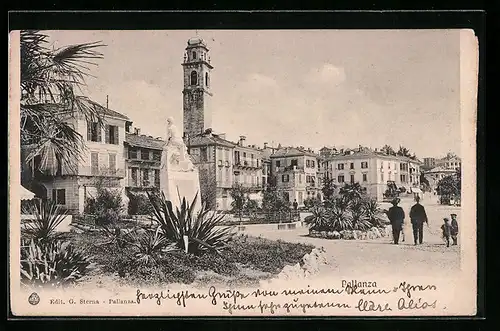 AK Pallanza, am Monument vor der Kirche