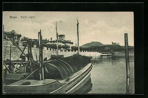 AK Arona, Scalo Merci, Schiff an der Ufermauer