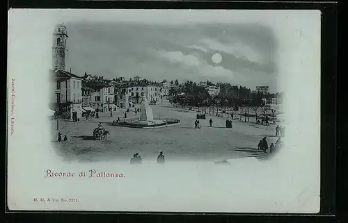 Mondschein-AK Pallanza, Lago Maggiore, Passanten am Monument auf der Promenade
