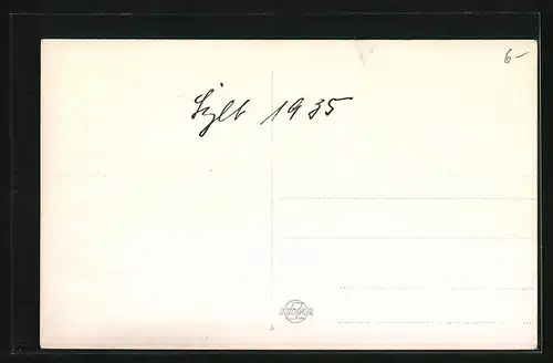 AK Gruppe Urlauber in Bademode werden von einer Welle umspült