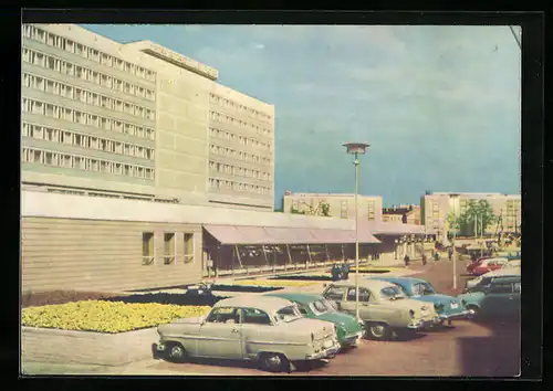 AK Leipzig, vor dem Interhotel Stadt Leipzig, ein haus der Interhotel