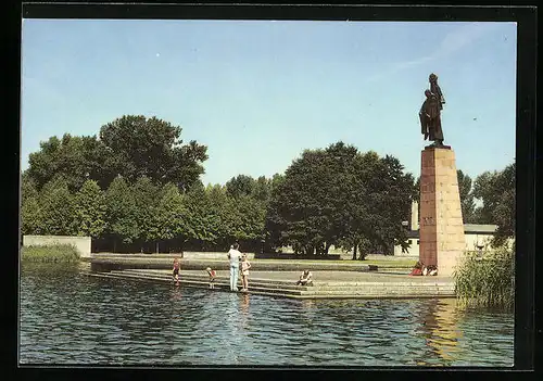 AK Fürstenberg a. Havel, die nationale Mahn- und Gedenkstätte Ravensbrück, das Mahnmal Die Tragende