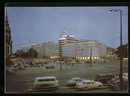AK Leipzig, Blick zum Warenhaus Konsument am Brühl am Abend