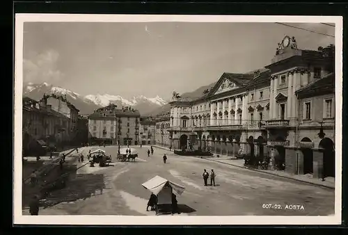 AK Aosta, Strassenpartie mit Passanten