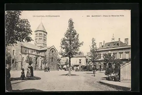 AK Mauriac, Place de l`Hôtel-de-Ville