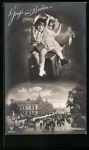 AK Berlin, Unter den Linden mit Zeughaus, Kinder auf einem Koffer