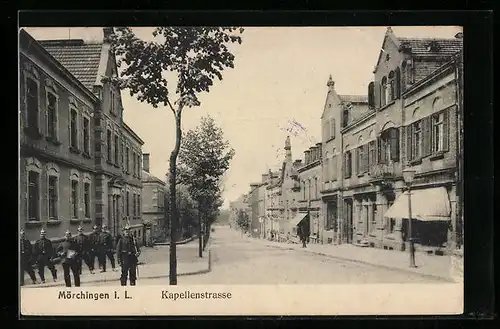 AK Mörchingen i. L., Kapellenstrasse, Deutsche Soldaten