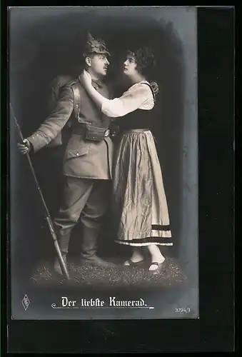 Foto-AK PFB Nr. 3794 /1: Soldat und Frau umarmend, Der liebste Kamerad