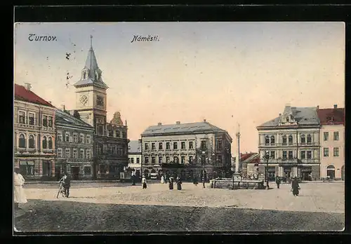 AK Turnau / Turnov, Namesti, Platz mit Denkmal und Häuser