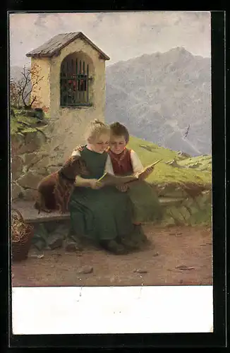 AK Zwei Mädchen mit Dackel bei gemeinsamer Lektüre am Wegesrand