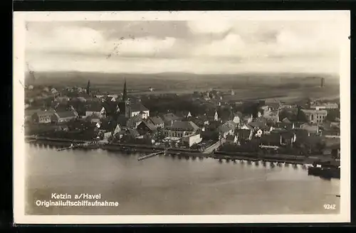 AK Ketzin /Havel, Ortsansicht mit Havel vom Luftschiff aus