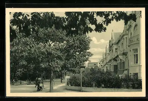 AK Hamburg-Harvestehude, Oberstrasse mit Klinik