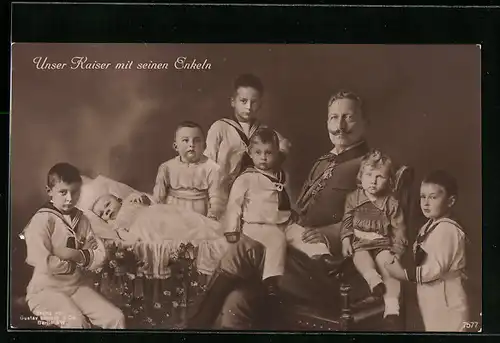 AK Kaiser Wilhelm II. mit seinen Enkeln