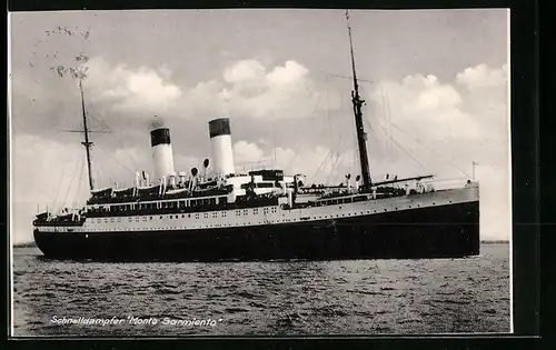 AK Passagierschiff Monte Sarmiento vor der Küste