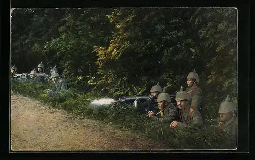 AK Infanterie-Maschinen-Gewehr-Abteilung im Feuer am Waldesrand