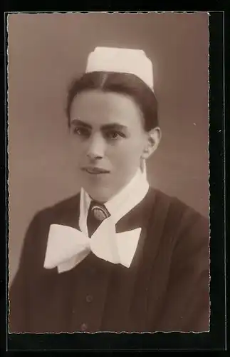 Foto-AK Schwester des Roten Kreuzes