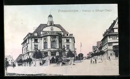 AK Donaueschingen, Rathaus u. Villinger-Strasse