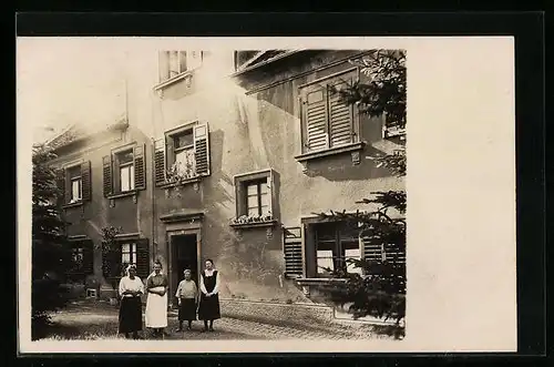 Foto-AK Hammereisenbach, Gebäudeansicht mit Anwohnern