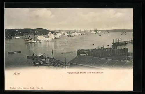 AK Kiel, Kriegsschiffe feuern den Kaisersalut