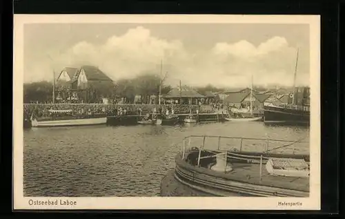 AK Laboe, Hafenpartie mit Booten