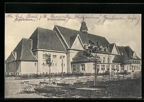AK Gumbinnen, Gasthof Schützenhaus, Gebäude und Aussentische