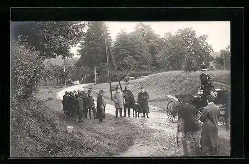 AK Thurnau, Prinz Alfons und Jäger mit Hund vorm Fotografen