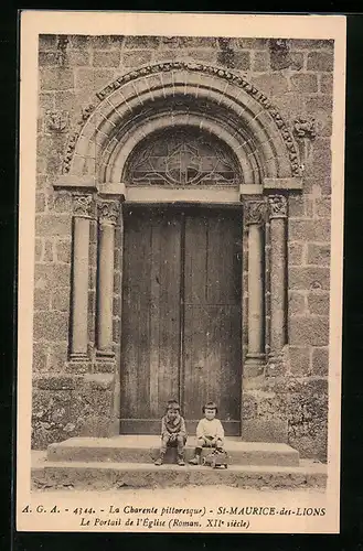 AK St-Maurice-des-Lions, Le Portail de l`Eglise
