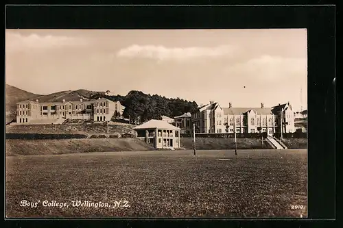 AK Wellington, Boys` College
