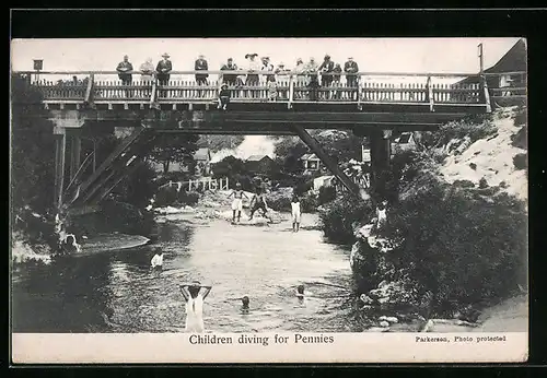 AK Neuseeland, Children diving for Pennies