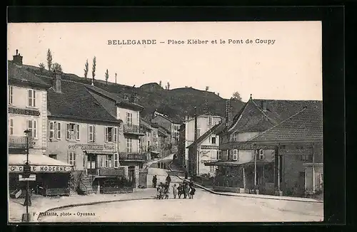 AK Bellegarde, Place Kléber et le Pont de Coupy
