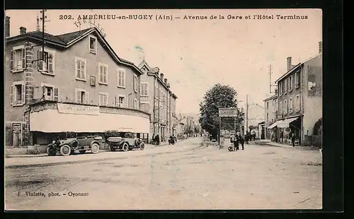 AK Ambérieu-en-Bugey, Avenue de la Gare et l`Hotel Terminus