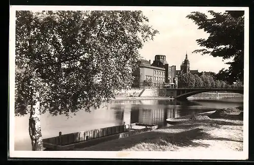 AK Hradec Králové, Uferpartie mit Brücke