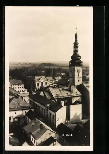 AK Litovel, Ortspartie mit Kirche und Häusern