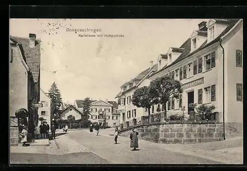 AK Donaueschingen, Karlstrasse mit Hofapotheke
