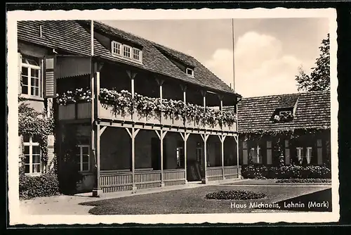 AK Lehnin /Mark, Haus Michaelis, Hofansicht mit Anlagen